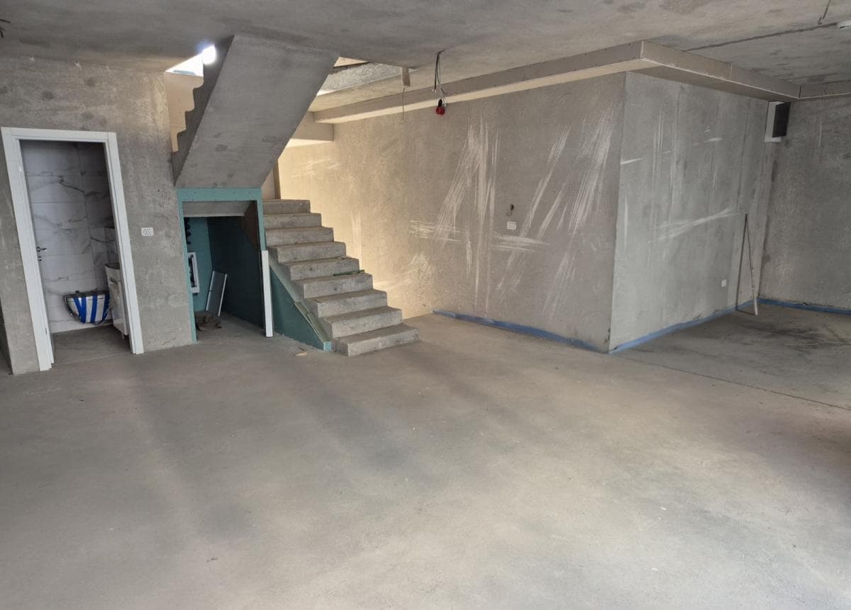 Poslovni prostor, Dušanovac, 256 m²