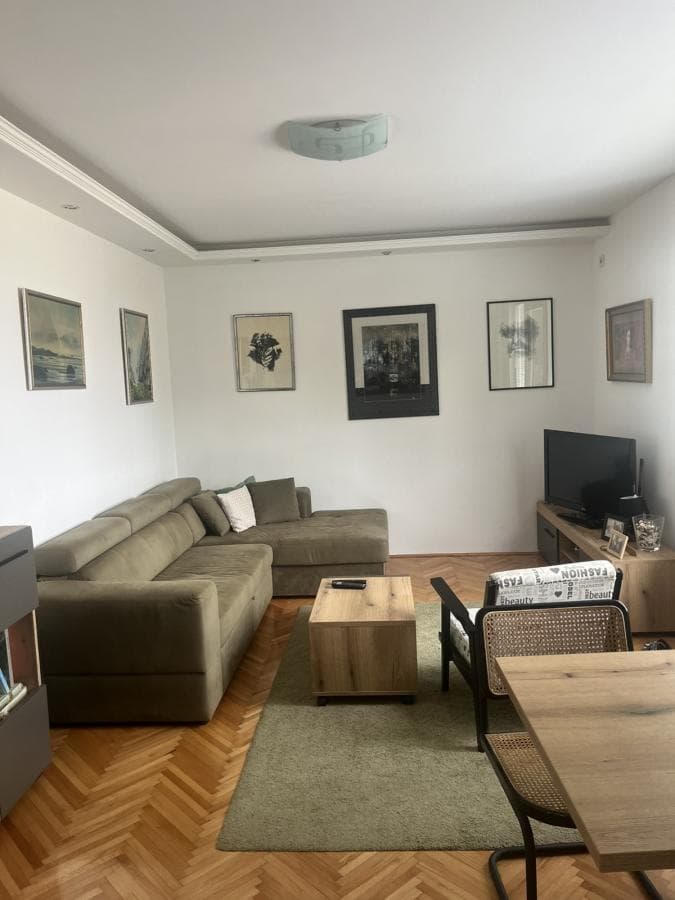 Stan, Karaburma, 67 m²