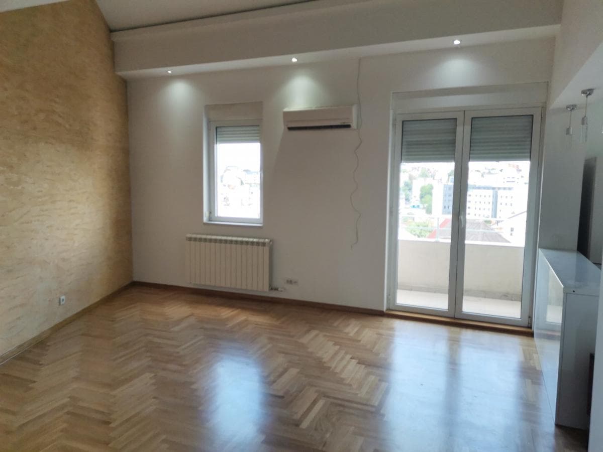 Stan, Lekino brdo, 64 m²