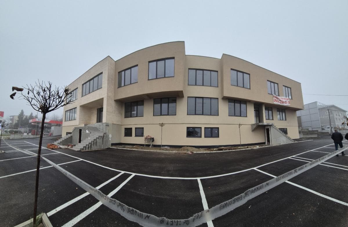 Poslovni prostor, Železnik, 1.250 m²