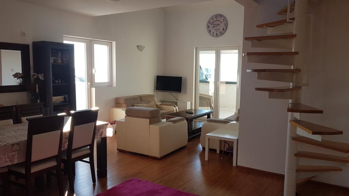 Stan, Labudovo brdo, 50 m²